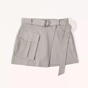NWT Abercrombie & Fitch Light Gray Utility Mini Skort